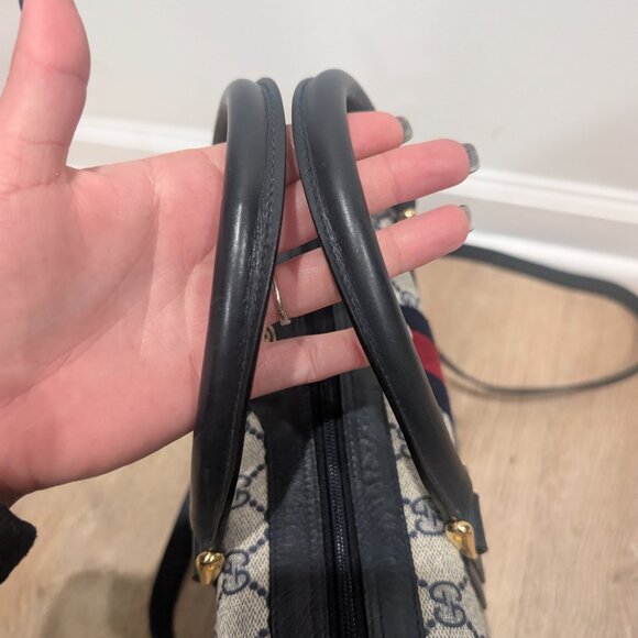 Vintage Navy Gucci Bag - Picture 5 of 11